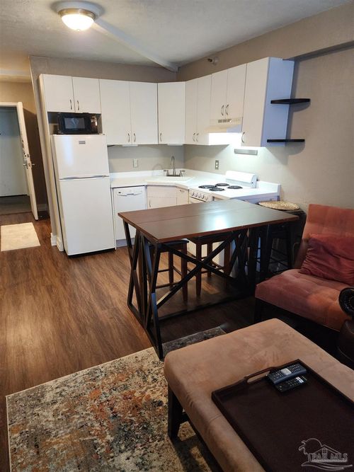 apt-139-224 E Garden St, Pensacola, FL, 32502-6083 | Card Image