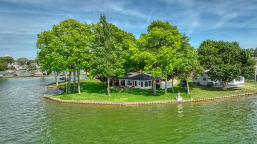 188 Hawthorne Dr, Brooklyn, MI, 49230-8924 | Card Image