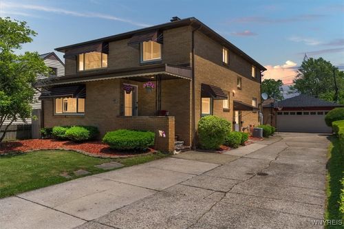35 Toelsin Rd, Cheektowaga, NY, 14225-3224 | Card Image