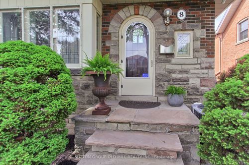 8 Lockheed Blvd, Etobicoke, ON, M9P2H6 | Card Image