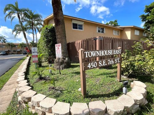 apt-244-450 Se 7th St, Dania Beach, FL, 33004-4418 | Card Image