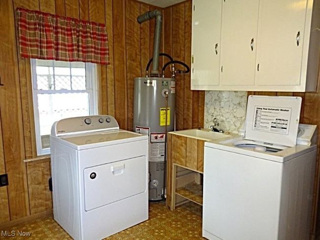 210 3 Rd St, House other with 3 bedrooms, 2 bathrooms and null parking in Spencer WV | Image 16