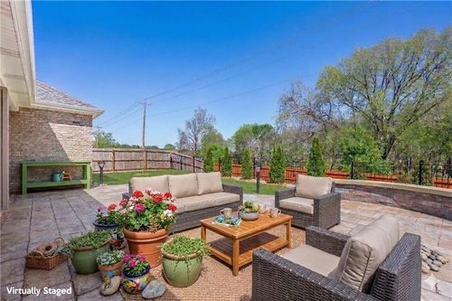 3907 Sw Pecan Cir, Bentonville, AR, 72713-7082 | Card Image