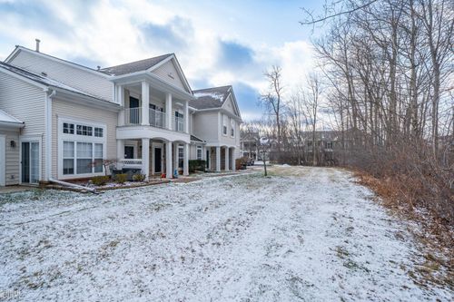 25675 Maritime Cir N, Harrison Township, MI, 48045-3069 | Card Image