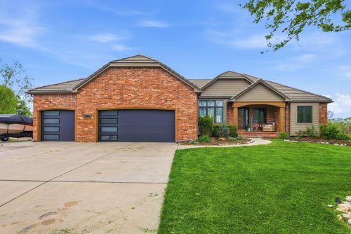 2740 N North Shore Ct, Wichita, KS, 67205-1072 | Card Image