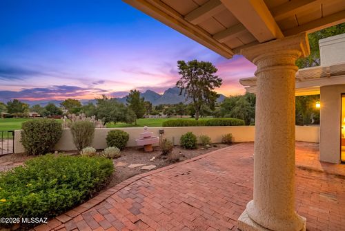 9816 N Calle Loma Linda, Oro Valley, AZ, 85737-9586 | Card Image