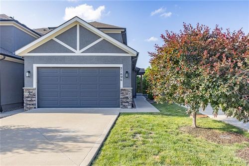 21696 W 123rd Ter, Olathe, KS, 66061-9700 | Card Image