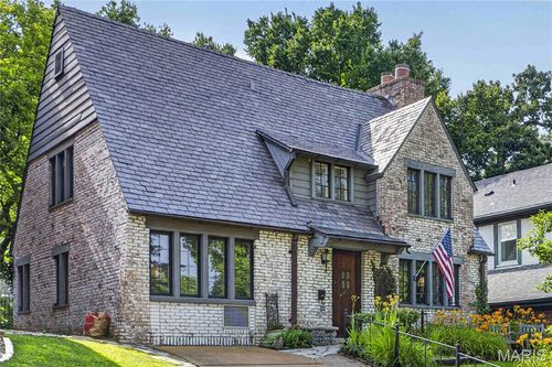 428 Oakley Dr, Clayton, MO, 63105-2018 | Card Image