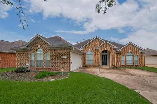 311 N Esplanade Ln, Stafford, TX, 77477-5429 | Card Image