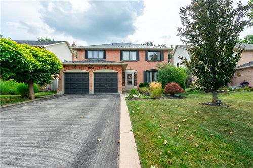 2064 Trillium Crt, Burlington, ON, L7M2S6 | Card Image