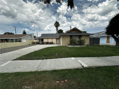 5751 Castle Dr, Huntington Beach, CA, 92649-1736 | Card Image