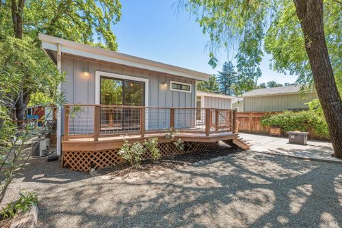 18450 Lucas Ave, Sonoma, CA, 95476-4237 | Card Image