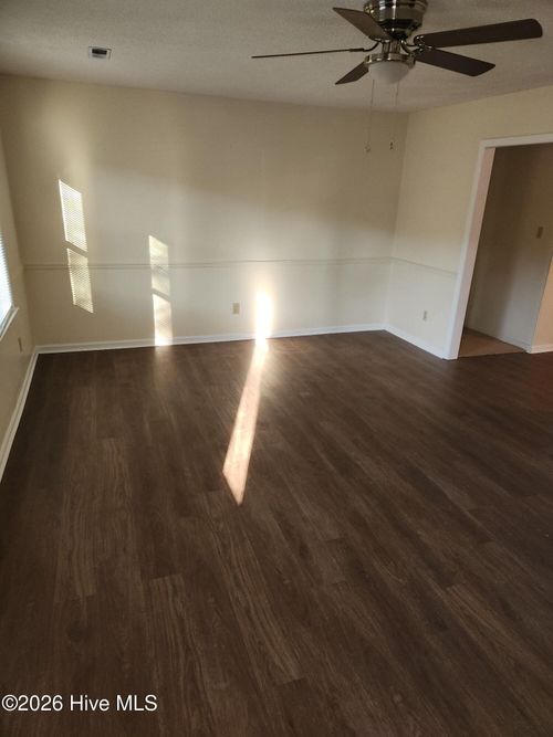 b-477 Huntingridge Rd, Greenville, NC, 27834-5906 | Card Image