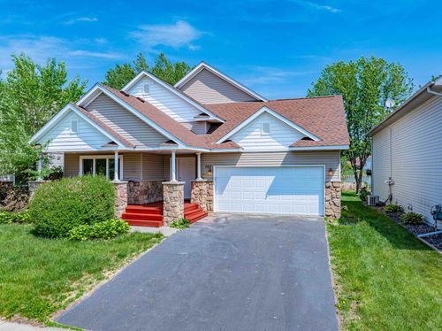 707 7th Street, Chaska, MN, 55318 | Card Image