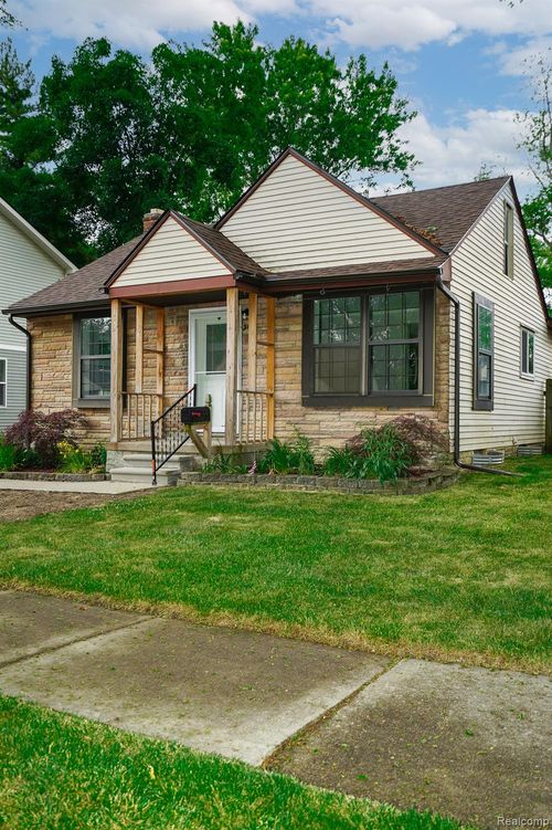 3911 Thomas Ave, Berkley, MI, 48072-3168 | Card Image