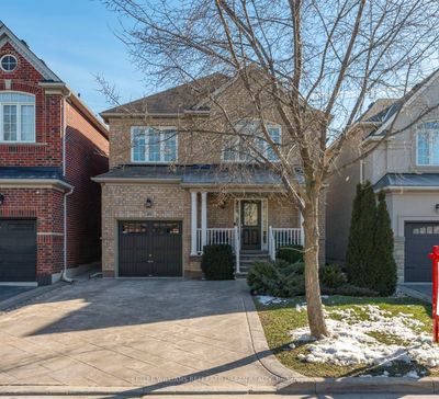 49 Snapdragon Sq, House other with 3 bedrooms, 4 bathrooms and 3 parking in Brampton ON | Image 1