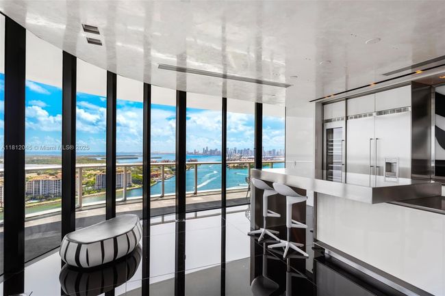 APT-3003 - 100 S Pointe Dr, Condo with 3 bedrooms, 4 bathrooms and null parking in Miami Beach FL | Image 11
