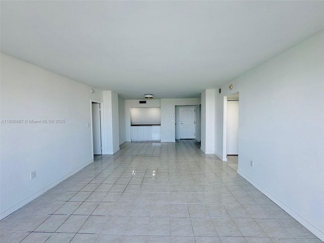 APT-1906 - 3675 N Country Club Dr, Condo with 2 bedrooms, 2 bathrooms and null parking in Aventura FL | Image 90