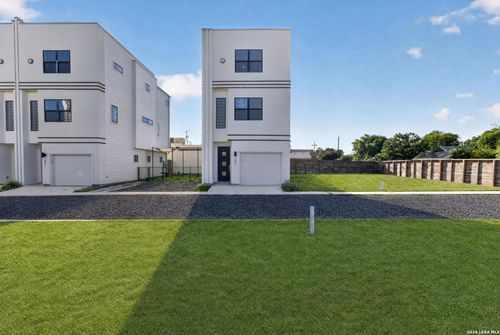 201-1735 W Gramercy Pl, San Antonio, TX, 78201-5099 | Card Image