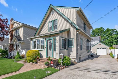 244 Rolling St, Malverne, NY, 11565-2251 | Card Image