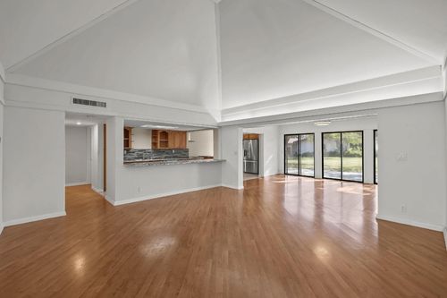 6104 White Oak Ln, Tamarac, FL, 33319-3051 | Card Image