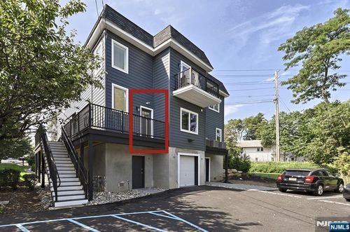 126 Newark Pompton Tpke, Pequannock, NJ, 07440-1315 | Card Image