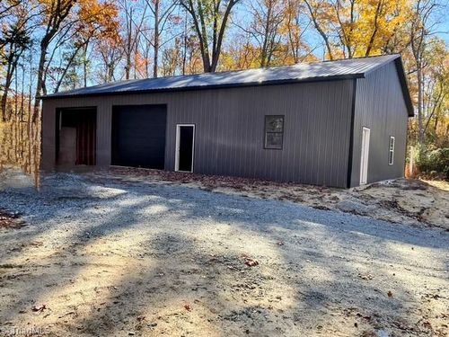 408 Thomas O Dr, Thomasville, NC, 27360-3457 | Card Image