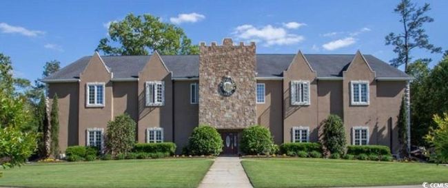 View of front of property featuring a front yard | Image 39