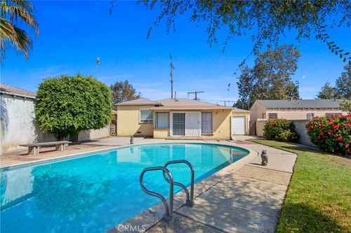 614 W 90th St, Los Angeles, CA, 90044-5725 | Card Image