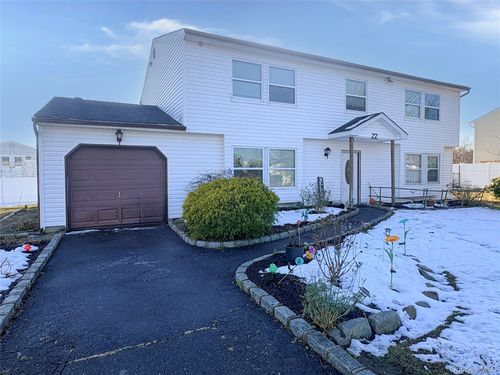 22 Forte Ave, Medford, NY, 11763-4432 | Card Image