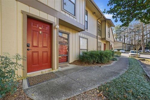 1104 Woodcliff Dr, Atlanta, GA, 30350-3166 | Card Image