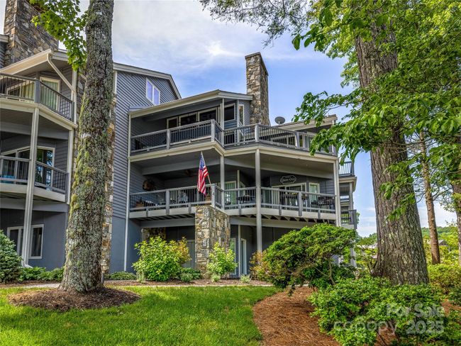 66 Country Club Village Drive, Condo with 3 bedrooms, 3 bathrooms and null parking in Lake Toxaway NC | Image 33