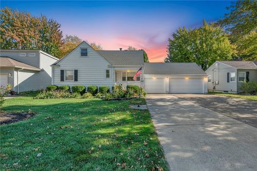 3285 Stoney Ridge Rd, Avon, OH, 44011-2205 | Card Image