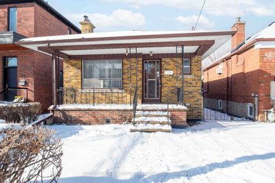 374 Winnett Ave, House other with 2 bedrooms, 2 bathrooms and 3 parking in York ON | Image 1