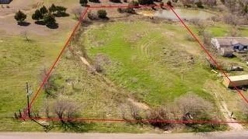 4590 Old Fort Worth Rd, Midlothian, TX, 76065-4905 | Card Image