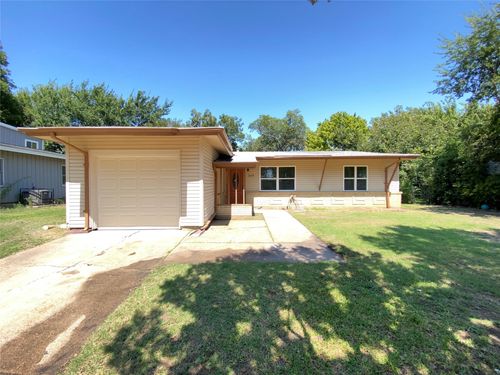 2115 Ridgeway St, Arlington, TX, 76010-7617 | Card Image