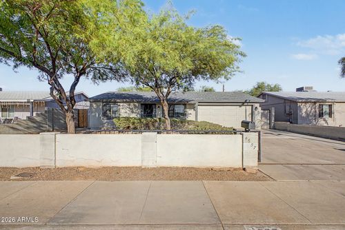 4657 N 79th Dr, Phoenix, AZ, 85033-1818 | Card Image