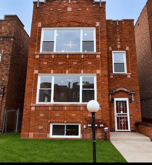 7932 S Champlain Ave, CHICAGO, IL, 60619-3008 | Card Image