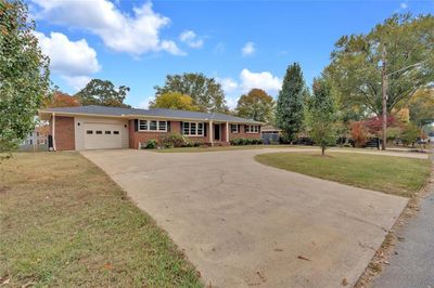 266 Maple Drive, House other with 3 bedrooms, 1 bathrooms and 1 parking in Cedartown GA | Image 2