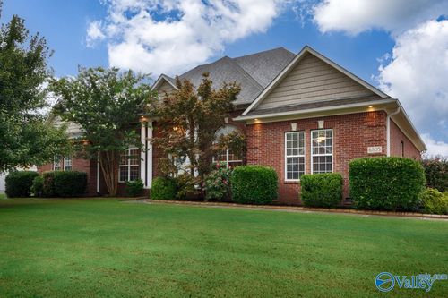 6805 Laura Brooke Dr Se, Owens Cross Roads, AL, 35763-9191 | Card Image