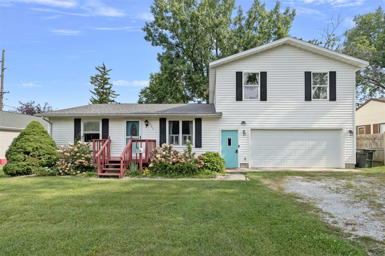 Butternut St, Three Oaks, MI 49128