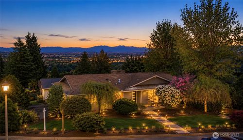 13720 94th Ave Ne, Kirkland, WA, 98034-1842 | Card Image