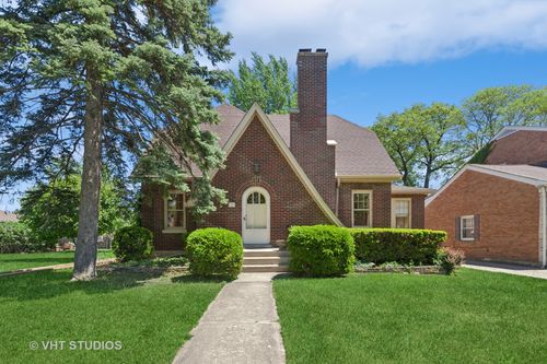 733 N Kensington Ave, La Grange Park, IL, 60526-1466 | Card Image