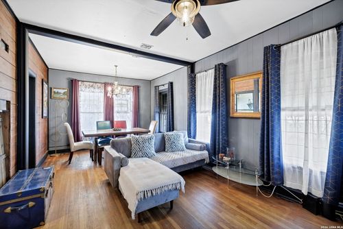 122 Hoover Ave, San Antonio, TX, 78225-2304 | Card Image