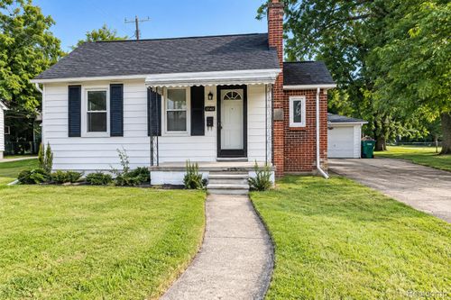 14916 Crescentwood Ave, Eastpointe, MI, 48021-2160 | Card Image