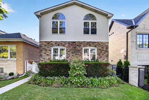 5407 N Mont Clare Ave, Chicago, IL, 60656-1930 | Card Image