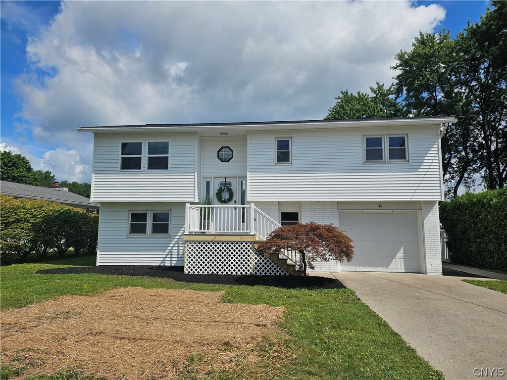 Metcalf Dr, Auburn, NY 13021