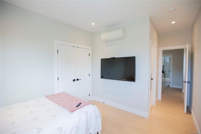 850 Snowdrop Ave, House other with 6 bedrooms, 6 bathrooms and 5 parking in Victoria BC | Image 42