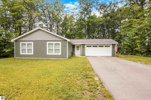 2180 Remington Dr, Kingsley, MI, 49649-9551 | Card Image