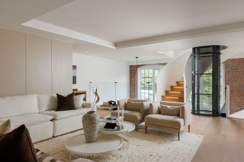 339-1100 Lansdowne Ave, Toronto, ON, M6H4K1 | Card Image